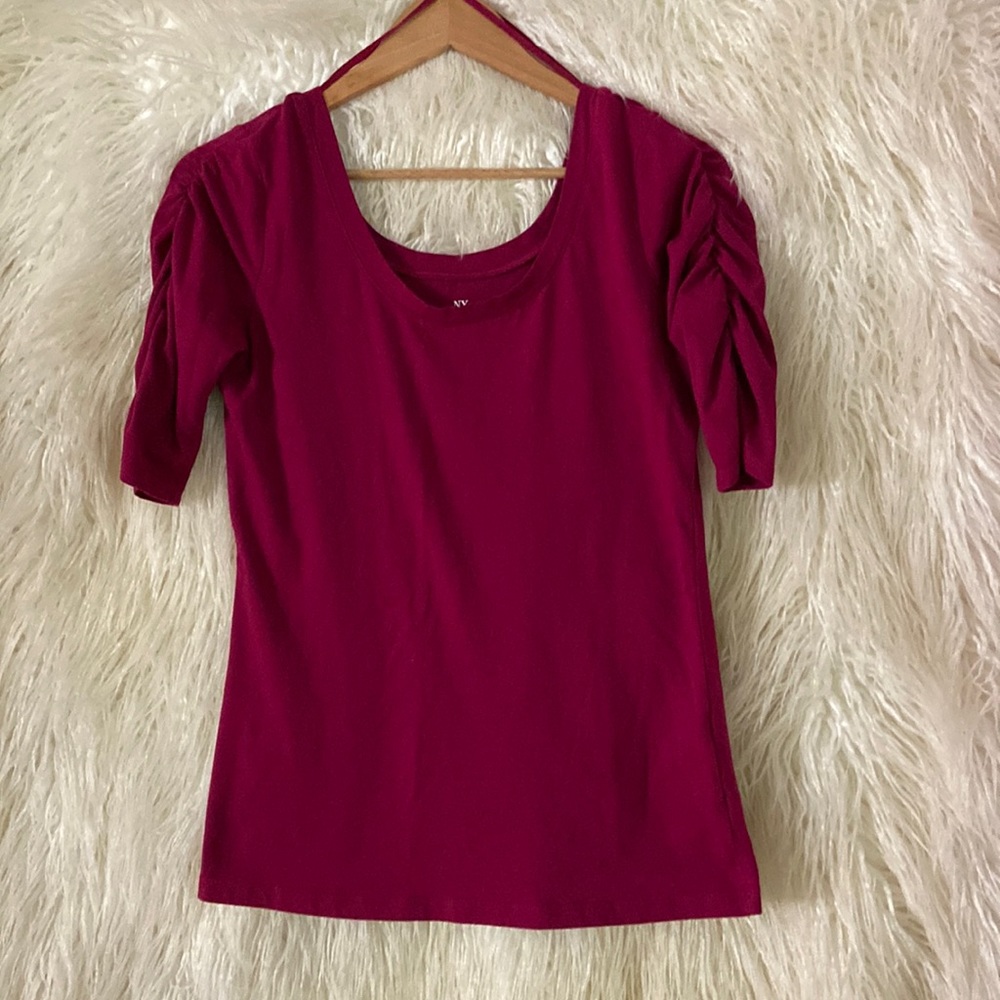 NY&C shirt in size medium, stretchy and in good condition.